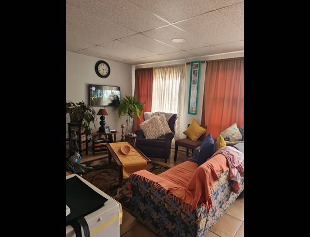 2 BEDROOM FLAT FOR SALE IN PEACEHAVEN